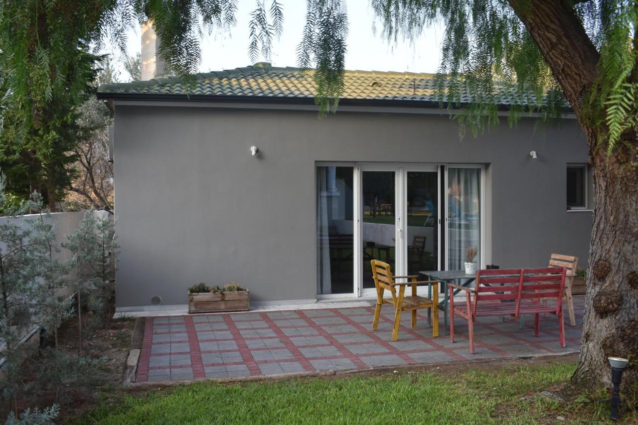 Pool Guesthouse Corinth ภายนอก รูปภาพ